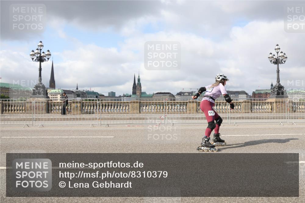 29.06.2025 - hella hamburg halbmarathon Lena Gebhardt http://msf.ph/oto/8310379 29.06.2025 09:06:49 Lombardsbrücke 117 meine-sportfotos.de
