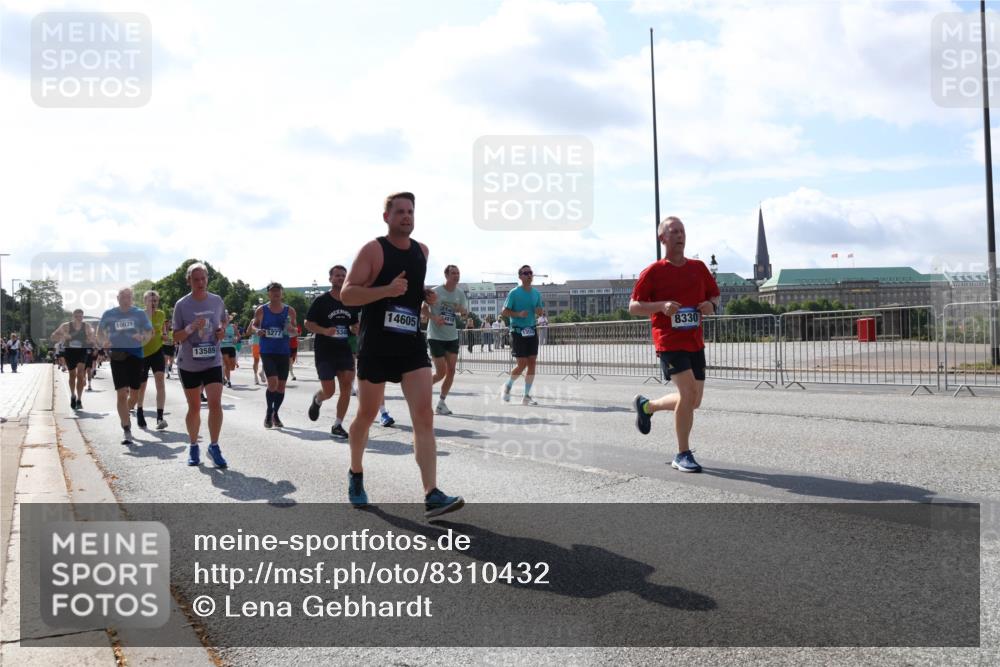 29.06.2025 - hella hamburg halbmarathon Lena Gebhardt http://msf.ph/oto/8310432 29.06.2025 09:59:48 Lombardsbrücke 10031, 13589, 5277, 8330, 14605, 1006, 1125, 1264, 1319, 1334, 1366, 1595, 1642, 1834, 1914, 1955, 2282, 2348, 2364, 2391, 2432, 2582, 2584, 2630, 2676, 2677, 2910, 3112, 3279, 3668, 3836, 4013, 4231, 4426, 4772, 4837, 5015, 5134, 5277, 5299, 5341, 5465, 6174, 6201, 6202, 6414, 6415, 6416, 6462, 6587, 7037, 7395, 7833, 8330, 8520, 8542, 8652, 8846, 8929, 9142, 9488, 9903, 9907, 9922, 9984, 10020, 10031, 11039, 11568, 11844 meine-sportfotos.de