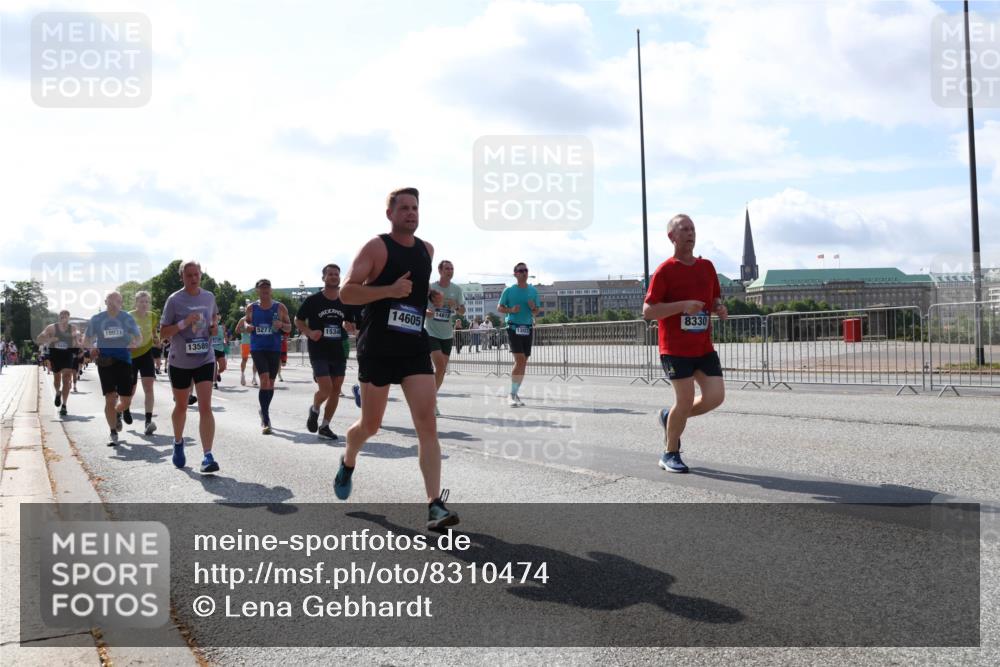 29.06.2025 - hella hamburg halbmarathon Lena Gebhardt http://msf.ph/oto/8310474 29.06.2025 09:59:48 Lombardsbrücke 10031, 14605, 5277, 13589, 14818, 8330, 1006, 1125, 1264, 1319, 1334, 1366, 1595, 1642, 1834, 1914, 1955, 2282, 2348, 2364, 2391, 2432, 2582, 2584, 2630, 2676, 2677, 2910, 3112, 3279, 3668, 3836, 4013, 4231, 4426, 4772, 4837, 5015, 5134, 5277, 5299, 5341, 5465, 6174, 6201, 6202, 6414, 6415, 6416, 6462, 6587, 7037, 7395, 7833, 8330, 8520, 8542, 8652, 8846, 8929, 9142, 9488, 9903, 9907, 9922, 9984, 10020, 10031, 11039, 11568, 11844 meine-sportfotos.de
