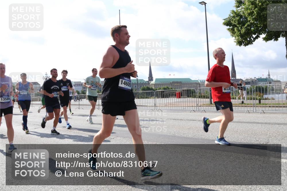 29.06.2025 - hella hamburg halbmarathon Lena Gebhardt http://msf.ph/oto/8310617 29.06.2025 09:59:49 Lombardsbrücke 13589, 534, 13503, 5277, 14818, 14605, 1006, 1125, 1264, 1319, 1334, 1366, 1595, 1642, 1834, 1914, 1955, 2099, 2282, 2348, 2364, 2391, 2432, 2582, 2584, 2630, 2676, 2677, 2910, 3279, 3668, 3836, 4013, 4231, 4426, 4772, 4796, 4837, 5015, 5134, 5277, 5299, 5341, 5465, 6174, 6201, 6202, 6414, 6415, 6416, 6462, 6581, 6587, 7037, 7833, 8330, 8520, 8542, 8652, 8846, 8929, 9142, 9488, 9903, 9907, 9922, 9984, 10020, 10031, 11039, 11568, 11844 meine-sportfotos.de