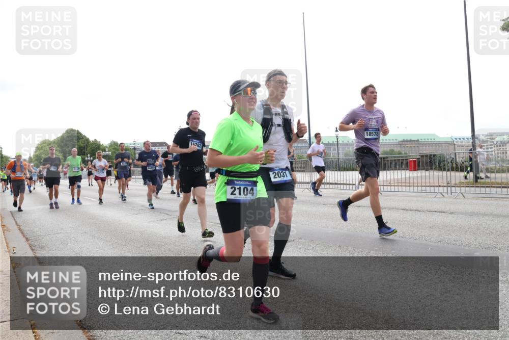 29.06.2025 - hella hamburg halbmarathon Lena Gebhardt http://msf.ph/oto/8310630 29.06.2025 10:37:17 Lombardsbrücke 4347, 17388, 14202, 16782, 2104, 2031, 18578, 1022, 1118, 1253, 1276, 1337, 1339, 1488, 1490, 1597, 1819, 1952, 1954, 2016, 2031, 2072, 2104, 2272, 2480, 2486, 2552, 2640, 3127, 3165, 3633, 3714, 3873, 3895, 4097, 4347, 4733, 4996, 5146, 5171, 5186, 5224, 5538, 5560, 5640, 5786, 5789, 5790, 5940, 6172, 6359, 6584, 6804, 6821, 6955, 7085, 7124, 7202, 7235, 7544, 7707, 7773, 7777, 7823, 8007, 8257, 8258, 8315, 8758, 8811, 8843, 8936, 8937, 9054, 9055, 9295, 9524 meine-sportfotos.de