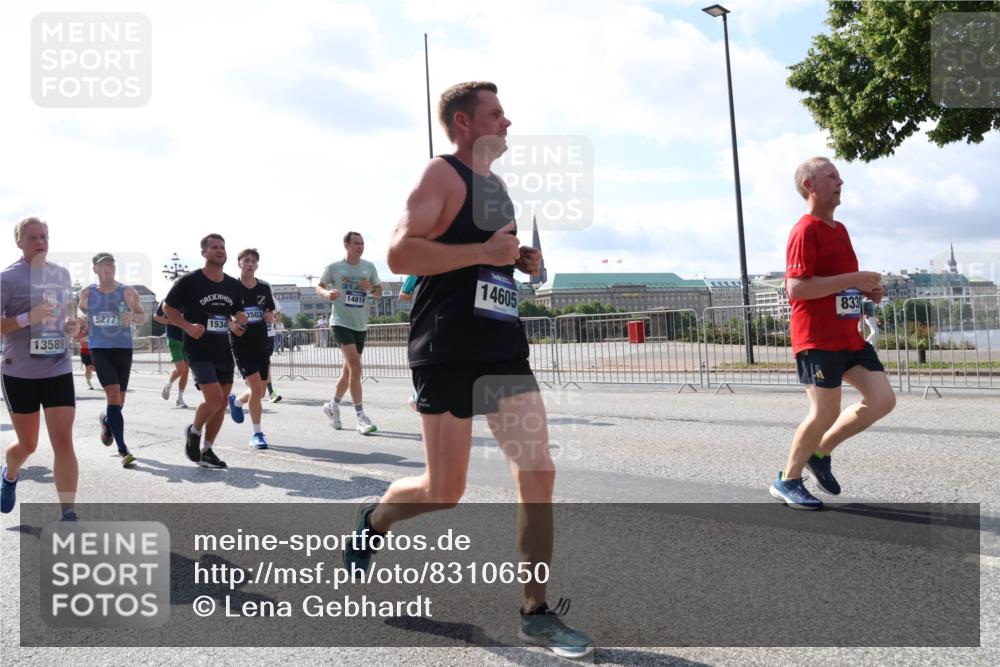 29.06.2025 - hella hamburg halbmarathon Lena Gebhardt http://msf.ph/oto/8310650 29.06.2025 09:59:49 Lombardsbrücke 13589, 5277, 1534, 3503, 14818, 14605, 833, 1006, 1125, 1264, 1319, 1334, 1366, 1595, 1642, 1834, 1914, 1955, 2099, 2282, 2348, 2364, 2391, 2432, 2582, 2584, 2630, 2676, 2677, 2910, 3279, 3668, 3836, 4013, 4231, 4426, 4772, 4796, 4837, 5015, 5134, 5277, 5299, 5341, 5465, 6174, 6201, 6202, 6414, 6415, 6416, 6462, 6581, 6587, 7037, 7833, 8330, 8520, 8542, 8652, 8846, 8929, 9142, 9488, 9903, 9907, 9922, 9984, 10020, 10031, 11039, 11568, 11844 meine-sportfotos.de