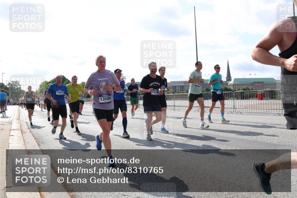 29.06.2025 - hella hamburg halbmarathon Lena Gebhardt http://msf.ph/oto/8310765 29.06.2025 09:59:49 Lombardsbrücke 18495, 10031, 13589, 15344, 3503, 1481, 1006, 1125, 1264, 1319, 1334, 1366, 1595, 1642, 1834, 1914, 1955, 2099, 2282, 2348, 2364, 2391, 2432, 2582, 2584, 2630, 2676, 2677, 2910, 3279, 3668, 3836, 4013, 4231, 4426, 4772, 4796, 4837, 5015, 5134, 5277, 5299, 5341, 5465, 6174, 6201, 6202, 6414, 6415, 6416, 6462, 6581, 6587, 7037, 7833, 8330, 8520, 8542, 8652, 8846, 8929, 9142, 9488, 9903, 9907, 9922, 9984, 10020, 10031, 11039, 11568, 11844 meine-sportfotos.de
