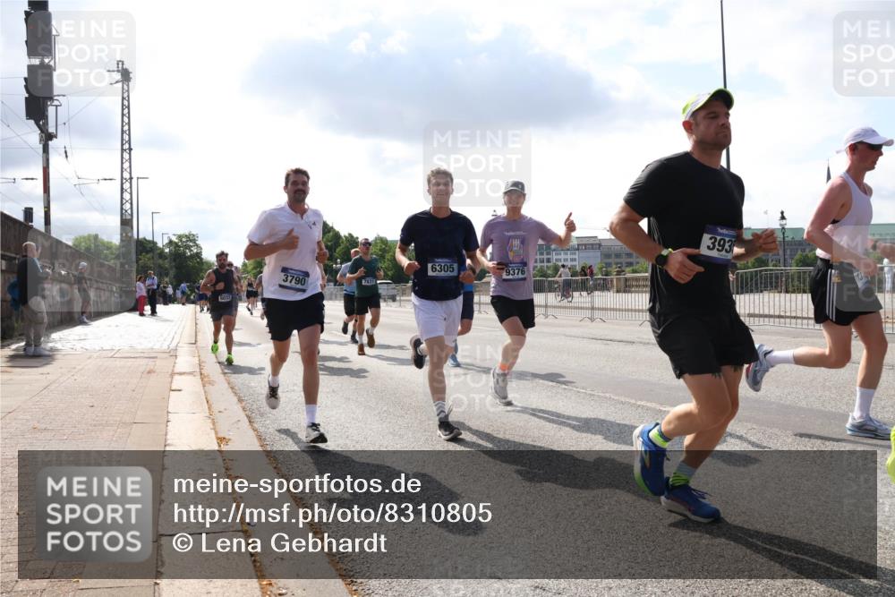 29.06.2025 - hella hamburg halbmarathon Lena Gebhardt http://msf.ph/oto/8310805 29.06.2025 09:47:07 Lombardsbrücke 6032, 6305, 9376, 3790, 7831, 393, 1002, 1053, 1396, 1407, 1411, 1577, 1910, 1959, 2121, 2228, 2243, 2563, 2774, 2836, 3005, 3783, 3790, 3935, 4246, 4740, 5048, 5152, 5193, 5660, 5961, 6032, 6305, 6473, 6683, 6915, 7080, 7466, 7622, 7628, 7831, 7867, 7972, 8312, 8323, 8366, 9376, 9508, 9519, 10477, 10771, 10927, 11055, 11370, 11806, 11898, 12137, 12204, 12447, 12899, 13148, 13199, 13493, 13494, 13729, 13771, 13972, 13991, 14069, 14310, 14385 meine-sportfotos.de