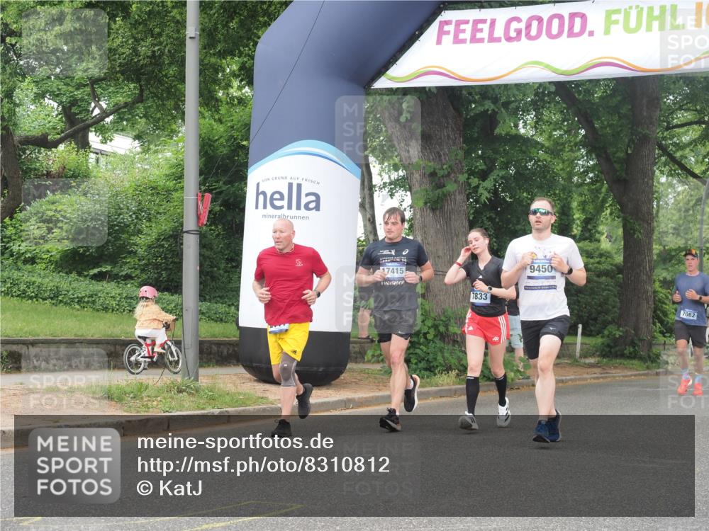 29.06.2025 - hella hamburg halbmarathon KatJ http://msf.ph/oto/8310812 29.06.2025 10:44:40 Zwischen KM18-KM19 2711, 7833, 8322 meine-sportfotos.de