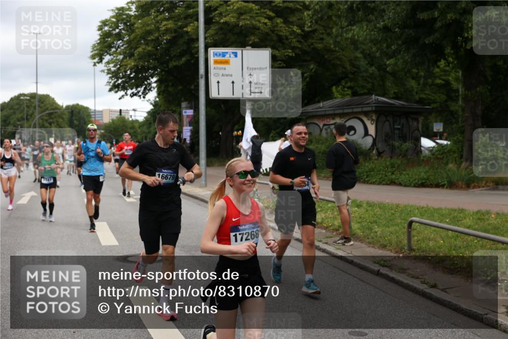 29.06.2025 - hella hamburg halbmarathon Yannick Fuchs http://msf.ph/oto/8310870 29.06.2025 10:50:34 20KM 1583, 1955, 2083, 2741, 3413, 3836, 4152, 5418, 5492, 5570, 6399, 6416, 6835, 7037, 7547, 7716, 8393, 8542, 8652, 8669, 8825, 8968, 9246, 9488, 9727, 9884, 9907, 9934, 10093, 10665, 11083, 11212, 12014, 12348, 12440, 12523, 12590, 12712, 13394, 13666, 13691, 13750, 14139, 14408, 14588, 14678, 14867, 15097, 15407, 15431, 15695, 15712, 16121, 16257, 16261, 16620, 16634, 16679, 17268, 17660, 17993, 18208, 18652, 18719, 18867, 18899, 19091 meine-sportfotos.de