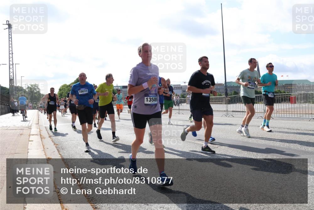 29.06.2025 - hella hamburg halbmarathon Lena Gebhardt http://msf.ph/oto/8310877 29.06.2025 09:59:49 Lombardsbrücke 18495, 18495, 10031, 13589, 14818, 135, 1006, 1125, 1264, 1319, 1334, 1366, 1595, 1642, 1834, 1914, 1955, 2099, 2282, 2348, 2364, 2391, 2432, 2582, 2584, 2630, 2676, 2677, 2910, 3279, 3668, 3836, 4013, 4231, 4426, 4772, 4796, 4837, 5015, 5134, 5277, 5299, 5341, 5465, 6174, 6201, 6202, 6414, 6415, 6416, 6462, 6581, 6587, 7037, 7833, 8330, 8520, 8542, 8652, 8846, 8929, 9142, 9488, 9903, 9907, 9922, 9984, 10020, 10031, 11039, 11568, 11844 meine-sportfotos.de