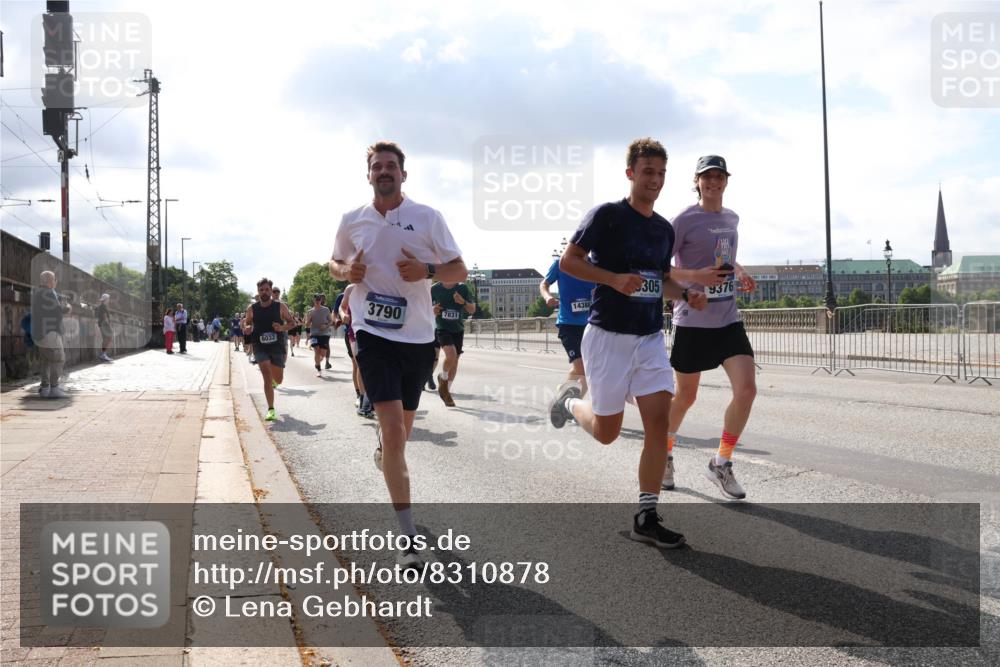 29.06.2025 - hella hamburg halbmarathon Lena Gebhardt http://msf.ph/oto/8310878 29.06.2025 09:47:07 Lombardsbrücke 6032, 3790, 14388, 7831, 305, 9376, 1002, 1053, 1396, 1407, 1411, 1577, 1910, 1959, 2121, 2228, 2243, 2563, 2774, 2836, 3005, 3783, 3790, 3935, 4246, 4740, 5048, 5152, 5193, 5660, 5961, 6032, 6305, 6473, 6683, 6915, 7080, 7466, 7622, 7628, 7831, 7867, 7972, 8312, 8323, 8366, 9376, 9508, 9519, 10477, 10771, 10927, 11055, 11370, 11806, 11898, 12137, 12204, 12447, 12899, 13148, 13199, 13493, 13494, 13729, 13771, 13972, 13991, 14069, 14310, 14385 meine-sportfotos.de