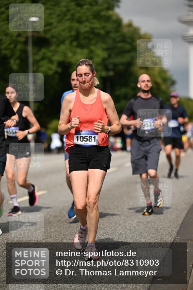 29.06.2025 - hella hamburg halbmarathon Dr. Thomas Lammeyer http://msf.ph/oto/8310903 29.06.2025 10:17:08 Kennedybrücke 1007, 1020, 1051, 1328, 1859, 2961, 3218, 3729, 4187, 4554, 4950, 5597, 5598, 7346, 7873, 8115, 8279, 8913, 9527, 10581 meine-sportfotos.de