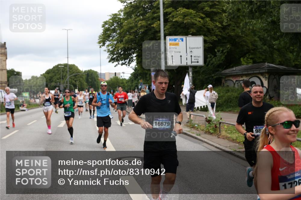 29.06.2025 - hella hamburg halbmarathon Yannick Fuchs http://msf.ph/oto/8310942 29.06.2025 10:50:35 20KM 1583, 1955, 2083, 2741, 3413, 3836, 4152, 5418, 5492, 5570, 6399, 6416, 6835, 7037, 7547, 7716, 8393, 8542, 8652, 8669, 8825, 8968, 9246, 9488, 9727, 9884, 9907, 9934, 10093, 10665, 11083, 11212, 12014, 12348, 12440, 12523, 12590, 12712, 13394, 13666, 13691, 13750, 14139, 14408, 14588, 14678, 14867, 15097, 15407, 15431, 15695, 15712, 16121, 16257, 16261, 16620, 16634, 16679, 17268, 17660, 17993, 18208, 18652, 18719, 18867, 18899, 19091 meine-sportfotos.de