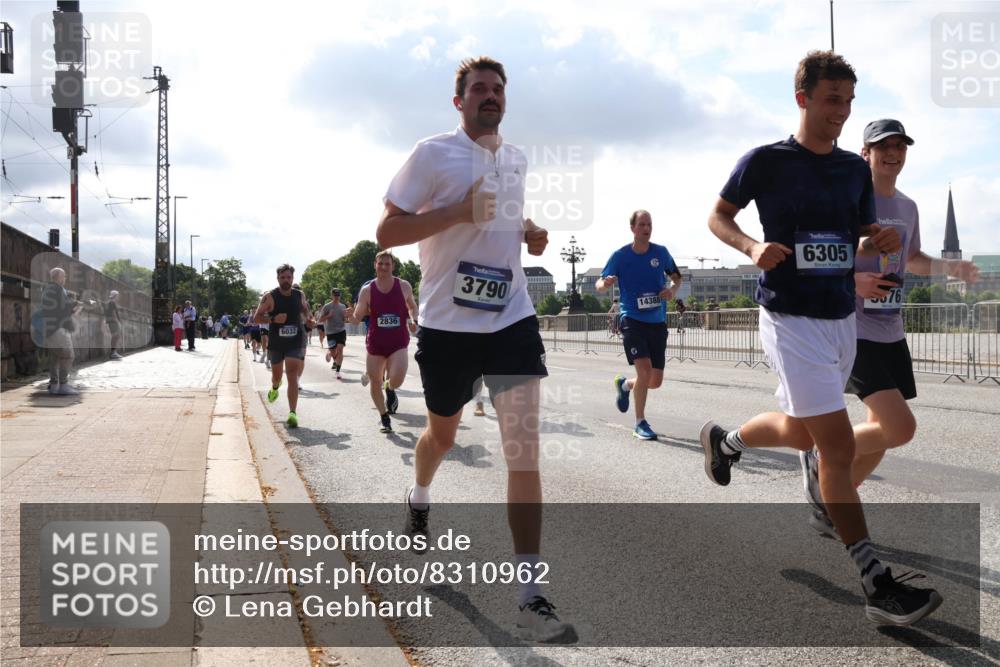 29.06.2025 - hella hamburg halbmarathon Lena Gebhardt http://msf.ph/oto/8310962 29.06.2025 09:47:08 Lombardsbrücke 6032, 2836, 3790, 14388, 6305, 1002, 1053, 1396, 1407, 1411, 1577, 1910, 1959, 2121, 2228, 2243, 2563, 2774, 2836, 3005, 3783, 3790, 3935, 4246, 4740, 5048, 5152, 5193, 5660, 5961, 6032, 6305, 6473, 6683, 6915, 7080, 7466, 7622, 7628, 7831, 7867, 7972, 8312, 8323, 8366, 9376, 9508, 9519, 10477, 10771, 10927, 11055, 11370, 11806, 11898, 12137, 12204, 12447, 12899, 13148, 13199, 13493, 13494, 13729, 13771, 13972, 13991, 14069, 14310, 14385 meine-sportfotos.de