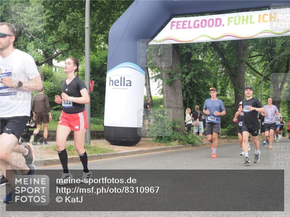 29.06.2025 - hella hamburg halbmarathon KatJ http://msf.ph/oto/8310967 29.06.2025 10:44:42 Zwischen KM18-KM19 2711, 7082, 7833, 8322 meine-sportfotos.de