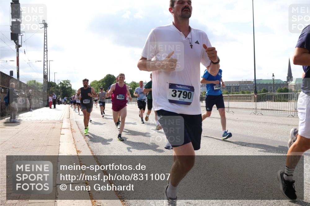 29.06.2025 - hella hamburg halbmarathon Lena Gebhardt http://msf.ph/oto/8311007 29.06.2025 09:47:08 Lombardsbrücke 6032, 2836, 3790, 14388, 1002, 1053, 1396, 1407, 1411, 1577, 1910, 1959, 2121, 2228, 2243, 2563, 2774, 2836, 3005, 3783, 3790, 3935, 4246, 4740, 5048, 5152, 5193, 5660, 5961, 6032, 6305, 6473, 6683, 6915, 7080, 7466, 7622, 7628, 7831, 7867, 7972, 8312, 8323, 8366, 9376, 9508, 9519, 10477, 10771, 10927, 11055, 11370, 11806, 11898, 12137, 12204, 12447, 12899, 13148, 13199, 13493, 13494, 13729, 13771, 13972, 13991, 14069, 14310, 14385 meine-sportfotos.de