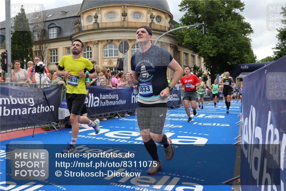 29.06.2025 - hella hamburg halbmarathon Strokosch-Dieckow http://msf.ph/oto/8311075 29.06.2025 10:57:01 Ziel 1485, 2282, 2759, 4261, 4299, 5033, 8669, 11043, 11143, 11212, 11638, 13691, 14408, 14588, 14678, 15097, 15726, 16470, 16620, 16909, 17617, 18208, 18719, 19091 meine-sportfotos.de