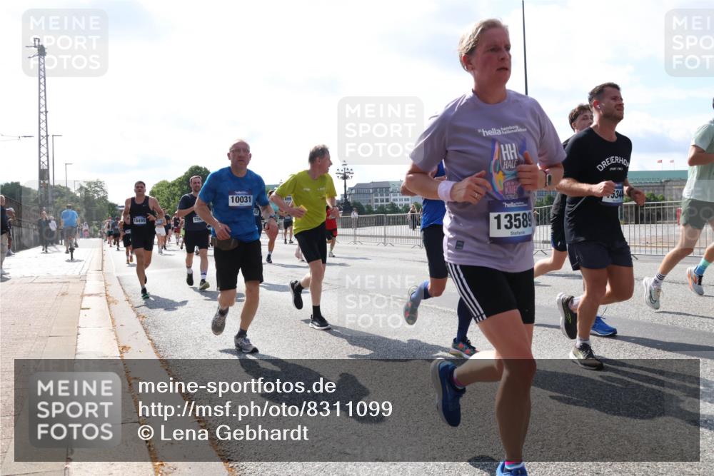 29.06.2025 - hella hamburg halbmarathon Lena Gebhardt http://msf.ph/oto/8311099 29.06.2025 09:59:50 Lombardsbrücke 18495, 10031, 13589, 534, 1006, 1125, 1264, 1319, 1334, 1366, 1595, 1642, 1834, 1914, 1955, 2099, 2282, 2348, 2364, 2391, 2432, 2447, 2582, 2584, 2630, 2676, 2677, 2910, 3279, 3668, 3836, 4013, 4231, 4426, 4632, 4772, 4796, 4837, 5015, 5134, 5277, 5299, 5341, 5465, 6174, 6201, 6202, 6414, 6415, 6462, 6581, 6587, 7833, 8330, 8520, 8542, 8652, 8846, 8929, 9142, 9488, 9903, 9907, 9922, 9984, 10020, 10031, 11039, 11568, 11844 meine-sportfotos.de