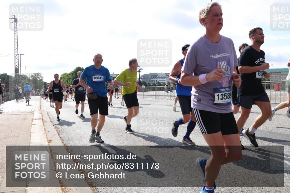 29.06.2025 - hella hamburg halbmarathon Lena Gebhardt http://msf.ph/oto/8311178 29.06.2025 09:59:50 Lombardsbrücke 18495, 15954, 10031, 13589, 153, 1006, 1125, 1264, 1319, 1334, 1366, 1595, 1642, 1834, 1914, 1955, 2099, 2282, 2348, 2364, 2391, 2432, 2447, 2582, 2584, 2630, 2676, 2677, 2910, 3279, 3668, 3836, 4013, 4231, 4426, 4632, 4772, 4796, 4837, 5015, 5134, 5277, 5299, 5341, 5465, 6174, 6201, 6202, 6414, 6415, 6462, 6581, 6587, 7833, 8330, 8520, 8542, 8652, 8846, 8929, 9142, 9488, 9903, 9907, 9922, 9984, 10020, 10031, 11039, 11568, 11844 meine-sportfotos.de
