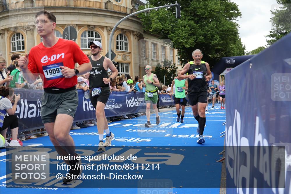 29.06.2025 - hella hamburg halbmarathon Strokosch-Dieckow http://msf.ph/oto/8311214 29.06.2025 10:57:02 Ziel 1485, 2282, 2759, 4261, 4299, 5033, 8669, 11043, 11143, 11212, 11638, 13691, 14139, 14408, 14588, 14678, 15097, 15726, 16470, 16909, 17617, 18208, 18719, 19091 meine-sportfotos.de