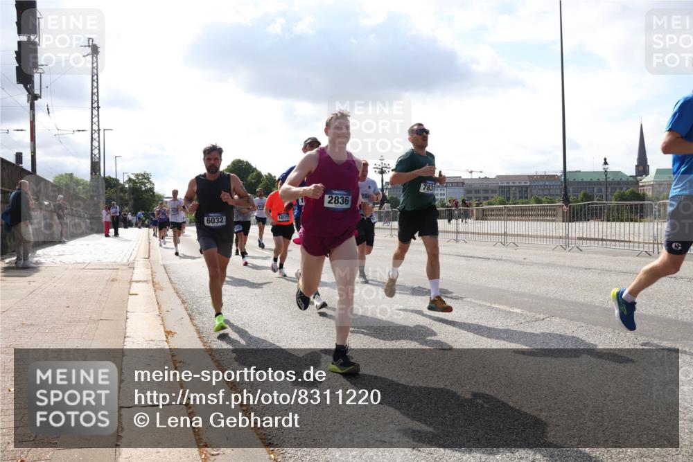 29.06.2025 - hella hamburg halbmarathon Lena Gebhardt http://msf.ph/oto/8311220 29.06.2025 09:47:09 Lombardsbrücke 6032, 503, 16177, 2836, 7831, 1002, 1053, 1396, 1407, 1411, 1577, 1910, 1959, 2121, 2228, 2243, 2563, 2774, 2836, 3005, 3783, 3790, 3935, 4246, 4740, 5152, 5193, 5660, 5961, 6032, 6305, 6473, 6683, 6915, 7080, 7466, 7622, 7628, 7831, 7867, 7972, 8312, 8323, 8366, 9376, 9508, 9519, 10477, 10771, 10927, 11055, 11370, 11806, 11898, 12137, 12204, 12447, 12899, 13148, 13199, 13493, 13494, 13729, 13771, 13972, 13991, 14069, 14310, 14385 meine-sportfotos.de