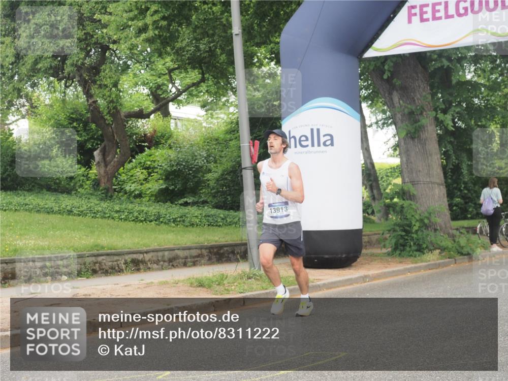 29.06.2025 - hella hamburg halbmarathon KatJ http://msf.ph/oto/8311222 29.06.2025 10:15:16 Zwischen KM18-KM19  meine-sportfotos.de