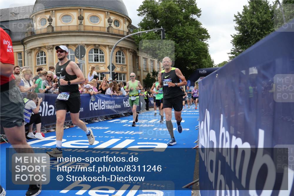 29.06.2025 - hella hamburg halbmarathon Strokosch-Dieckow http://msf.ph/oto/8311246 29.06.2025 10:57:03 Ziel 1485, 4261, 4299, 5033, 8669, 11043, 11143, 11212, 11638, 13691, 14139, 14408, 14588, 14678, 15726, 16470, 16909, 17617, 18208, 18719, 19091 meine-sportfotos.de