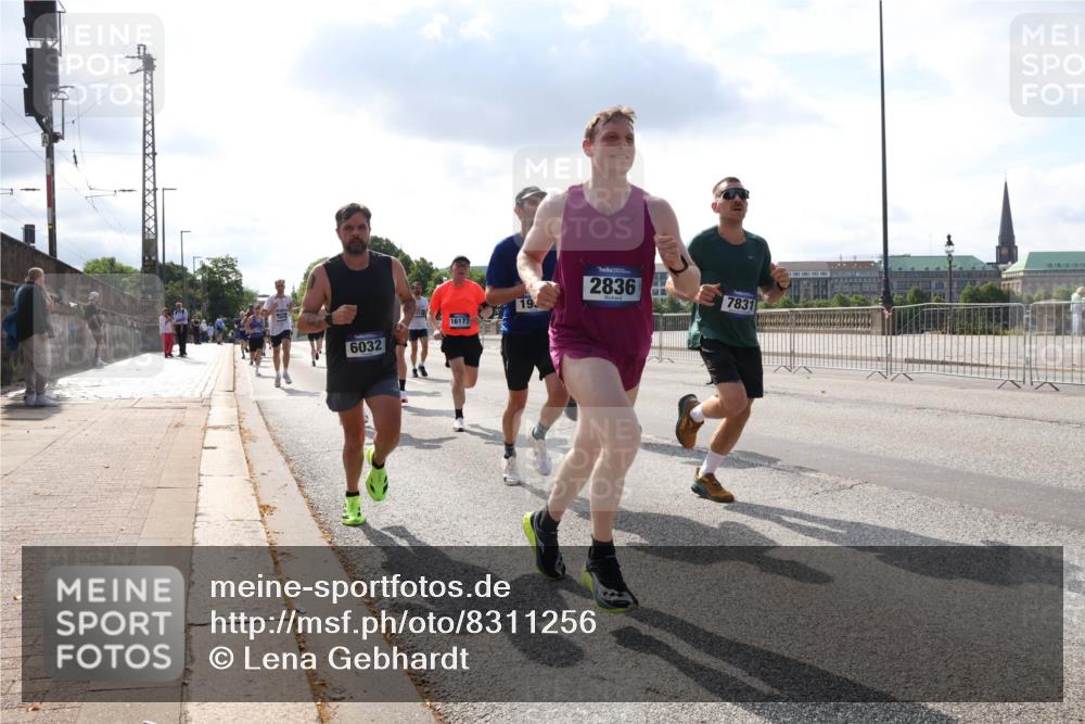 29.06.2025 - hella hamburg halbmarathon Lena Gebhardt http://msf.ph/oto/8311256 29.06.2025 09:47:09 Lombardsbrücke 6032, 16177, 19, 2836, 7831, 1002, 1053, 1396, 1407, 1411, 1577, 1910, 1959, 2121, 2228, 2243, 2563, 2774, 2836, 3005, 3783, 3790, 3935, 4246, 4740, 5152, 5193, 5660, 5961, 6032, 6305, 6473, 6683, 6915, 7080, 7466, 7622, 7628, 7831, 7867, 7972, 8312, 8323, 8366, 9376, 9508, 9519, 10477, 10771, 10927, 11055, 11370, 11806, 11898, 12137, 12204, 12447, 12899, 13148, 13199, 13493, 13494, 13729, 13771, 13972, 13991, 14069, 14310, 14385 meine-sportfotos.de