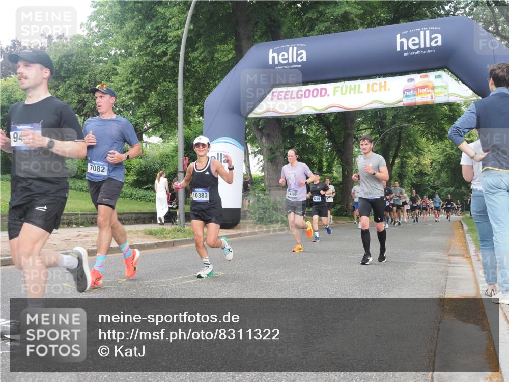 29.06.2025 - hella hamburg halbmarathon KatJ http://msf.ph/oto/8311322 29.06.2025 10:44:44 Zwischen KM18-KM19 2236, 2711, 7082, 7833 meine-sportfotos.de