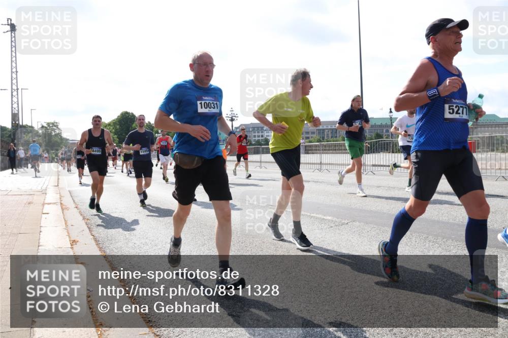 29.06.2025 - hella hamburg halbmarathon Lena Gebhardt http://msf.ph/oto/8311328 29.06.2025 09:59:50 Lombardsbrücke 8495, 15954, 10031, 139, 5271, 1006, 1125, 1264, 1319, 1334, 1366, 1595, 1642, 1834, 1914, 1955, 2099, 2282, 2348, 2364, 2391, 2432, 2447, 2582, 2584, 2630, 2676, 2677, 2910, 3279, 3668, 3836, 4013, 4231, 4426, 4632, 4772, 4796, 4837, 5015, 5134, 5277, 5299, 5341, 5465, 6174, 6201, 6202, 6414, 6415, 6462, 6581, 6587, 7833, 8330, 8520, 8542, 8652, 8846, 8929, 9142, 9488, 9903, 9907, 9922, 9984, 10020, 10031, 11039, 11568, 11844 meine-sportfotos.de