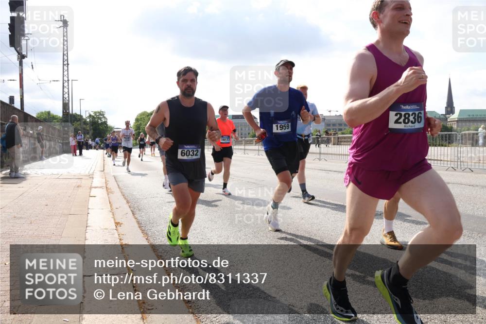 29.06.2025 - hella hamburg halbmarathon Lena Gebhardt http://msf.ph/oto/8311337 29.06.2025 09:47:09 Lombardsbrücke 6032, 16177, 1959, 2836, 1002, 1053, 1396, 1407, 1411, 1577, 1910, 1959, 2121, 2228, 2243, 2563, 2774, 2836, 3005, 3783, 3790, 3935, 4246, 4740, 5152, 5193, 5660, 5961, 6032, 6305, 6473, 6683, 6915, 7080, 7466, 7622, 7628, 7831, 7867, 7972, 8312, 8323, 8366, 9376, 9508, 9519, 10477, 10771, 10927, 11055, 11370, 11806, 11898, 12137, 12204, 12447, 12899, 13148, 13199, 13493, 13494, 13729, 13771, 13972, 13991, 14069, 14310, 14385 meine-sportfotos.de
