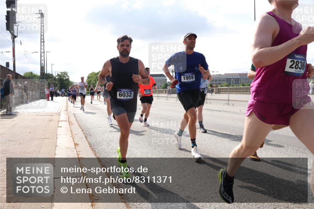 29.06.2025 - hella hamburg halbmarathon Lena Gebhardt http://msf.ph/oto/8311371 29.06.2025 09:47:09 Lombardsbrücke 6032, 16177, 1959, 2836, 1002, 1053, 1396, 1407, 1411, 1577, 1910, 1959, 2121, 2228, 2243, 2563, 2774, 2836, 3005, 3783, 3790, 3935, 4246, 4740, 5152, 5193, 5660, 5961, 6032, 6305, 6473, 6683, 6915, 7080, 7466, 7622, 7628, 7831, 7867, 7972, 8312, 8323, 8366, 9376, 9508, 9519, 10477, 10771, 10927, 11055, 11370, 11806, 11898, 12137, 12204, 12447, 12899, 13148, 13199, 13493, 13494, 13729, 13771, 13972, 13991, 14069, 14310, 14385 meine-sportfotos.de