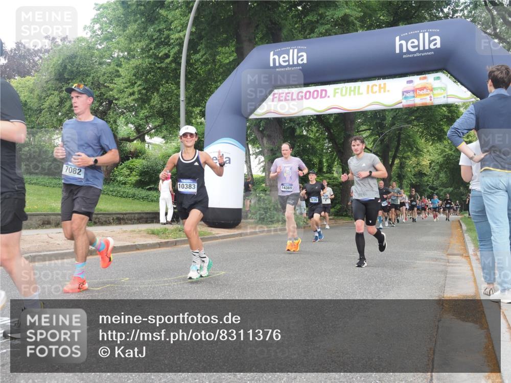 29.06.2025 - hella hamburg halbmarathon KatJ http://msf.ph/oto/8311376 29.06.2025 10:44:44 Zwischen KM18-KM19 2236, 2711, 7082, 7833 meine-sportfotos.de