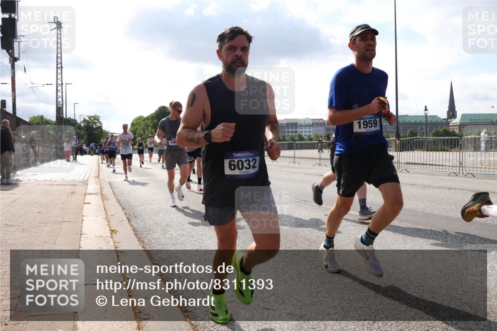 29.06.2025 - hella hamburg halbmarathon Lena Gebhardt http://msf.ph/oto/8311393 29.06.2025 09:47:09 Lombardsbrücke 140, 6032, 1959, 88888, 1002, 1053, 1396, 1407, 1411, 1577, 1910, 1959, 2121, 2228, 2243, 2563, 2774, 2836, 3005, 3783, 3790, 3935, 4246, 4740, 5152, 5193, 5660, 5961, 6032, 6305, 6473, 6683, 6915, 7080, 7466, 7622, 7628, 7831, 7867, 7972, 8312, 8323, 8366, 9376, 9508, 9519, 10477, 10771, 10927, 11055, 11370, 11806, 11898, 12137, 12204, 12447, 12899, 13148, 13199, 13493, 13494, 13729, 13771, 13972, 13991, 14069, 14310, 14385 meine-sportfotos.de