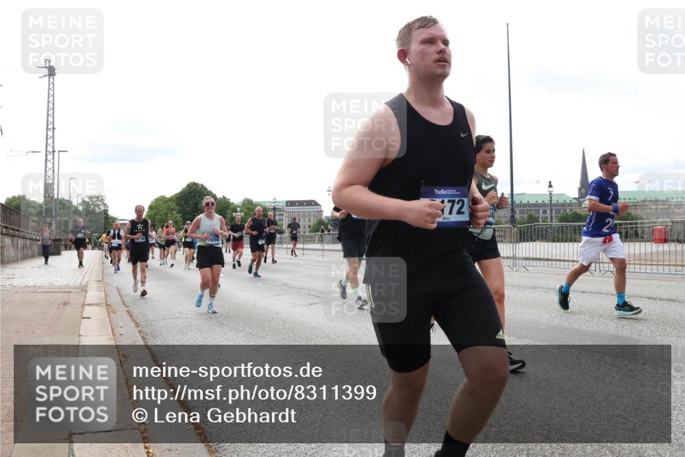 29.06.2025 - hella hamburg halbmarathon Lena Gebhardt http://msf.ph/oto/8311399 29.06.2025 10:22:00 Lombardsbrücke 16796, 19099, 72, 1003, 1072, 1158, 1191, 1250, 1294, 1419, 1668, 1958, 1963, 2009, 2063, 2172, 2315, 2353, 2514, 2529, 2744, 3050, 3172, 3458, 3606, 3768, 3770, 3995, 4046, 4289, 4366, 4375, 4376, 4697, 4970, 5122, 5412, 5641, 5759, 5957, 6086, 6475, 6676, 6805, 6881, 6977, 7075, 7162, 7612, 7672, 8286, 8431, 8715, 8860, 8884, 8896, 8954, 8959, 9002, 9062, 9369, 9483, 9532, 10874 meine-sportfotos.de