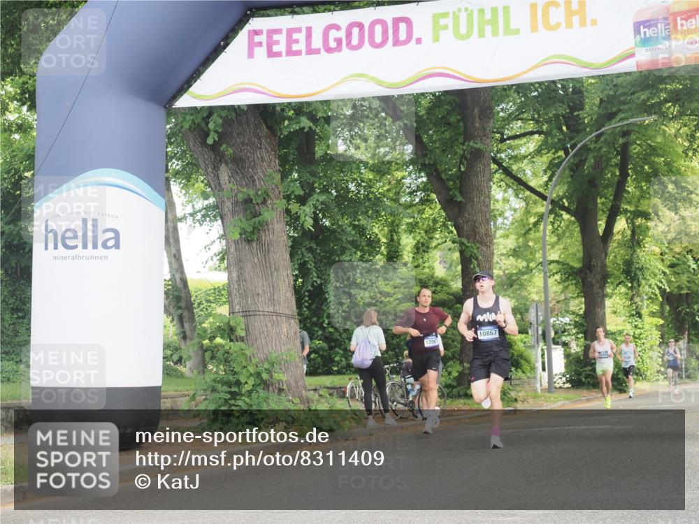 29.06.2025 - hella hamburg halbmarathon KatJ http://msf.ph/oto/8311409 29.06.2025 10:15:21 Zwischen KM18-KM19  meine-sportfotos.de
