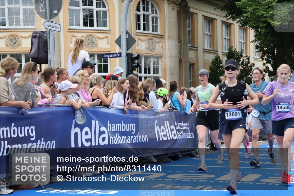 29.06.2025 - hella hamburg halbmarathon Strokosch-Dieckow http://msf.ph/oto/8311440 29.06.2025 10:57:06 Ziel 1387, 1485, 1877, 4167, 4261, 4299, 4940, 9884, 11143, 11612, 11638, 13691, 13750, 14139, 14408, 14588, 15110, 15664, 15726, 16470, 16909, 17617, 17660, 17993, 18208, 18719, 19091, 19184 meine-sportfotos.de
