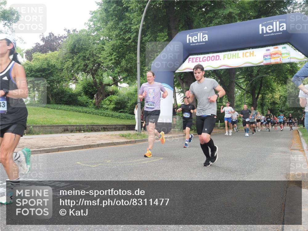 29.06.2025 - hella hamburg halbmarathon KatJ http://msf.ph/oto/8311477 29.06.2025 10:44:45 Zwischen KM18-KM19 2236, 2711, 7082, 7833 meine-sportfotos.de