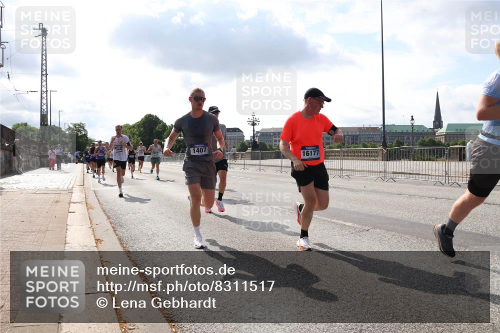 29.06.2025 - hella hamburg halbmarathon Lena Gebhardt http://msf.ph/oto/8311517 29.06.2025 09:47:10 Lombardsbrücke 1407, 16177, 1002, 1053, 1396, 1407, 1411, 1577, 1910, 1959, 2121, 2228, 2243, 2563, 2774, 2836, 3005, 3783, 3790, 3935, 4246, 4740, 5152, 5193, 5660, 5961, 6032, 6305, 6473, 6915, 7080, 7466, 7622, 7628, 7831, 7867, 7972, 8312, 8323, 8366, 9171, 9376, 9508, 9519, 10477, 10771, 10927, 11055, 11370, 11806, 11898, 12137, 12204, 12899, 13148, 13199, 13493, 13494, 13729, 13771, 13972, 13991, 14069, 14310, 14385 meine-sportfotos.de