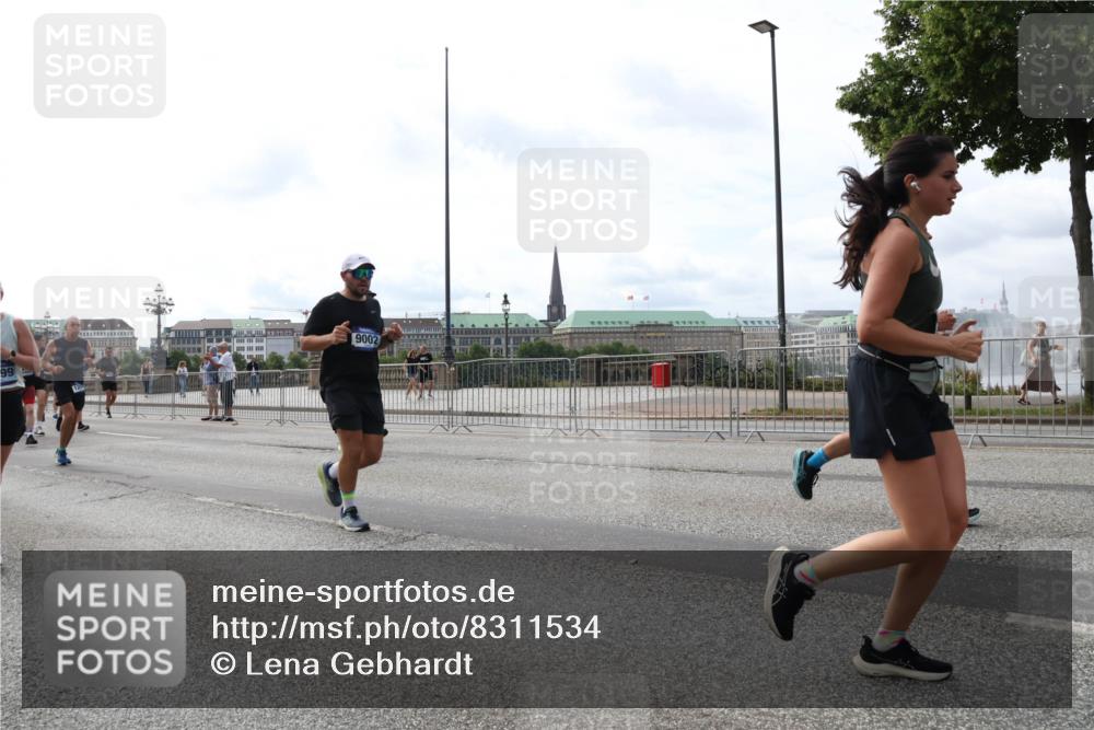 29.06.2025 - hella hamburg halbmarathon Lena Gebhardt http://msf.ph/oto/8311534 29.06.2025 10:22:01 Lombardsbrücke 99, 9002, 1003, 1072, 1158, 1191, 1250, 1294, 1419, 1668, 1958, 1963, 2009, 2063, 2172, 2315, 2353, 2514, 2529, 2744, 3050, 3172, 3458, 3606, 3768, 3995, 4046, 4289, 4366, 4375, 4376, 4970, 5122, 5641, 5759, 5957, 6086, 6307, 6475, 6676, 6805, 6881, 6977, 7075, 7162, 7612, 7672, 8286, 8431, 8715, 8860, 8884, 8896, 8954, 8959, 9002, 9062, 9369, 9483, 10874 meine-sportfotos.de