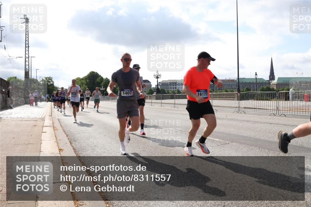 29.06.2025 - hella hamburg halbmarathon Lena Gebhardt http://msf.ph/oto/8311557 29.06.2025 09:47:10 Lombardsbrücke 1407, 16177, 1002, 1053, 1396, 1407, 1411, 1577, 1910, 1959, 2121, 2228, 2243, 2563, 2774, 2836, 3005, 3783, 3790, 3935, 4246, 4740, 5152, 5193, 5660, 5961, 6032, 6305, 6473, 6915, 7080, 7466, 7622, 7628, 7831, 7867, 7972, 8312, 8323, 8366, 9171, 9376, 9508, 9519, 10477, 10771, 10927, 11055, 11370, 11806, 11898, 12137, 12204, 12899, 13148, 13199, 13493, 13494, 13729, 13771, 13972, 13991, 14069, 14310, 14385 meine-sportfotos.de