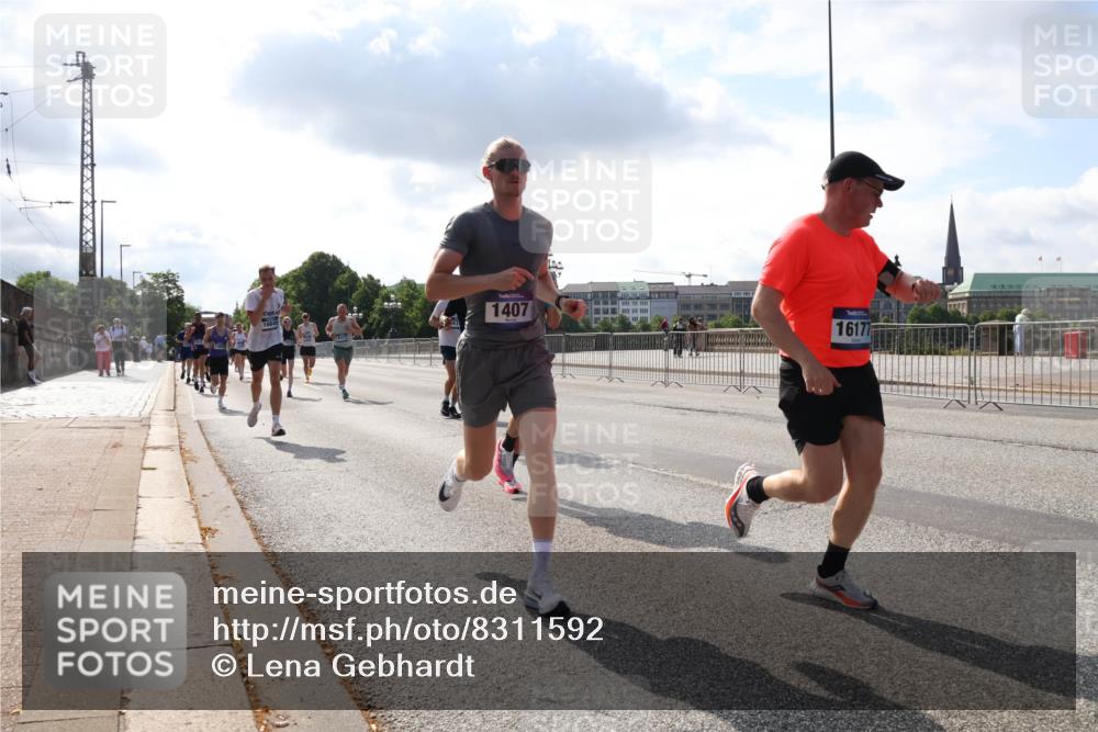 29.06.2025 - hella hamburg halbmarathon Lena Gebhardt http://msf.ph/oto/8311592 29.06.2025 09:47:10 Lombardsbrücke 16645, 1407, 16177, 1002, 1053, 1396, 1407, 1411, 1577, 1910, 1959, 2121, 2228, 2243, 2563, 2774, 2836, 3005, 3783, 3790, 3935, 4246, 4740, 5152, 5193, 5660, 5961, 6032, 6305, 6473, 6915, 7080, 7466, 7622, 7628, 7831, 7867, 7972, 8312, 8323, 8366, 9171, 9376, 9508, 9519, 10477, 10771, 10927, 11055, 11370, 11806, 11898, 12137, 12204, 12899, 13148, 13199, 13493, 13494, 13729, 13771, 13972, 13991, 14069, 14310, 14385 meine-sportfotos.de