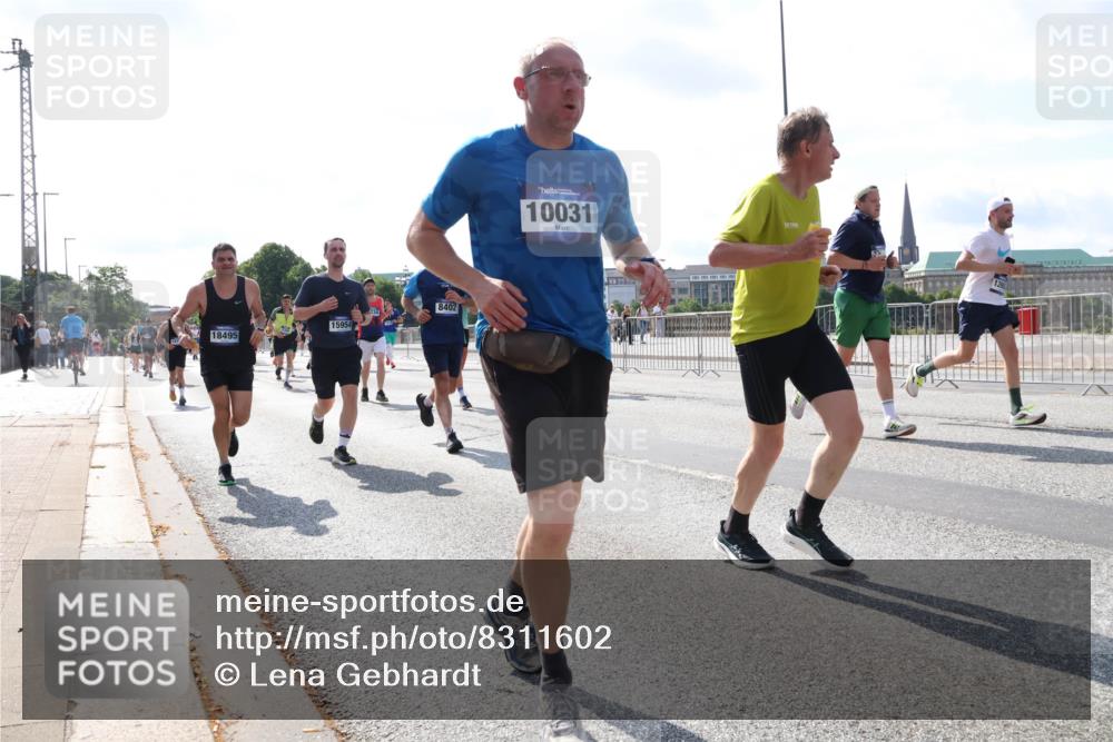 29.06.2025 - hella hamburg halbmarathon Lena Gebhardt http://msf.ph/oto/8311602 29.06.2025 09:59:51 Lombardsbrücke 18495, 15954, 8402, 10031, 1006, 1125, 1264, 1319, 1334, 1366, 1595, 1642, 1834, 1914, 1955, 2099, 2282, 2348, 2364, 2391, 2432, 2447, 2582, 2584, 2630, 2676, 2677, 2910, 3279, 3668, 3836, 4013, 4231, 4426, 4632, 4772, 4796, 4837, 5015, 5134, 5277, 5299, 5341, 5465, 6174, 6201, 6202, 6414, 6415, 6462, 6581, 6587, 7833, 8330, 8520, 8542, 8652, 8846, 8929, 9142, 9488, 9903, 9907, 9984, 10020, 10031, 11039, 11568, 11844 meine-sportfotos.de