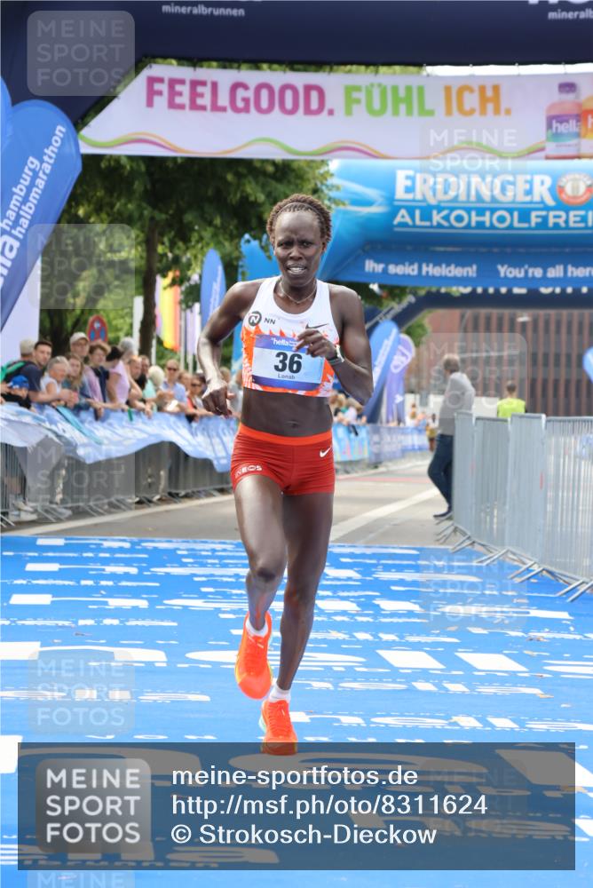 29.06.2025 - hella hamburg halbmarathon Strokosch-Dieckow http://msf.ph/oto/8311624 29.06.2025 10:11:55 Ziel 36 meine-sportfotos.de