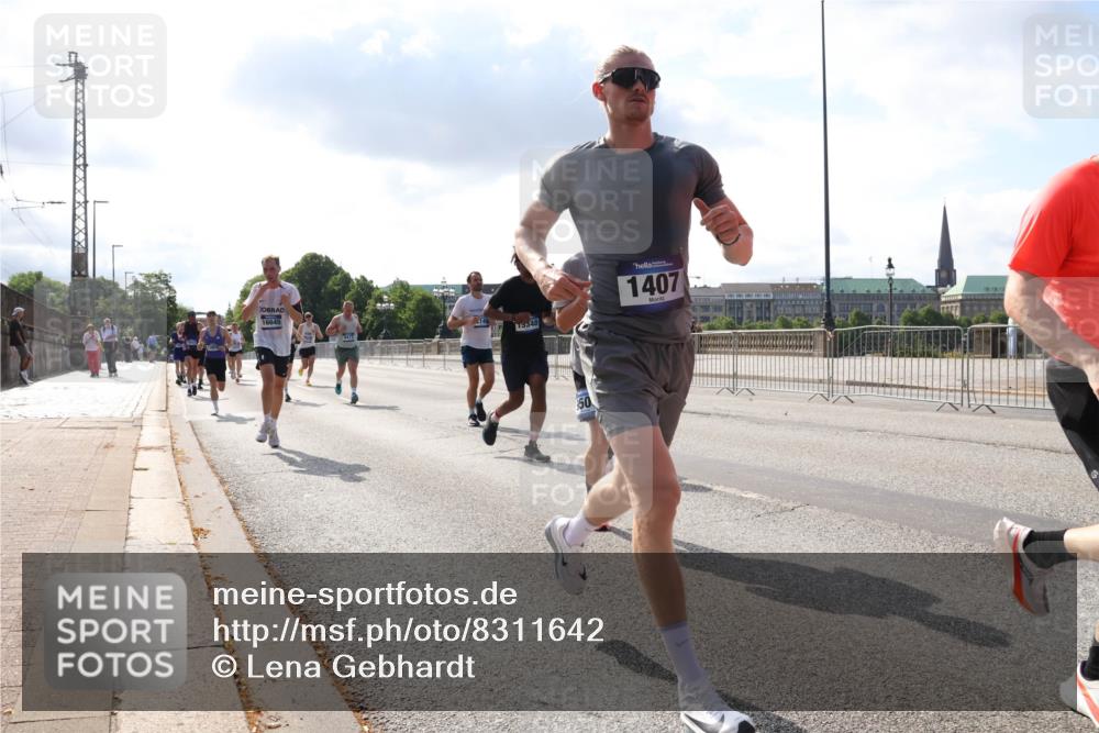 29.06.2025 - hella hamburg halbmarathon Lena Gebhardt http://msf.ph/oto/8311642 29.06.2025 09:47:11 Lombardsbrücke 16645, 15348, 1407, 50, 1002, 1053, 1396, 1407, 1411, 1577, 1910, 1959, 2121, 2228, 2563, 2774, 2836, 3005, 3783, 3790, 3935, 4246, 4740, 5193, 5660, 5961, 6032, 6305, 6473, 6915, 7080, 7466, 7622, 7831, 7867, 7972, 8323, 8366, 9171, 9376, 9508, 9519, 10477, 10771, 10927, 11055, 11370, 11806, 11898, 12137, 12204, 12899, 13148, 13199, 13493, 13494, 13729, 13771, 13972, 13991, 14069, 14385, 14459 meine-sportfotos.de