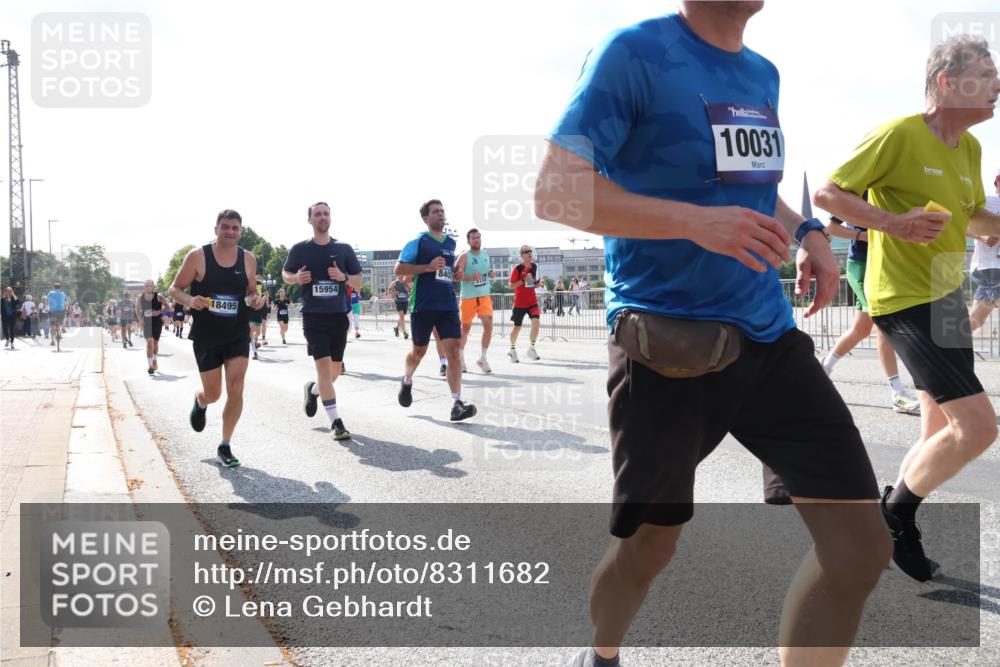 29.06.2025 - hella hamburg halbmarathon Lena Gebhardt http://msf.ph/oto/8311682 29.06.2025 09:59:51 Lombardsbrücke 18495, 15954, 8402, 10031, 1006, 1125, 1264, 1319, 1334, 1366, 1595, 1642, 1834, 1914, 1955, 2099, 2282, 2348, 2364, 2391, 2432, 2447, 2582, 2584, 2630, 2676, 2677, 2910, 3279, 3668, 3836, 4013, 4231, 4426, 4632, 4772, 4796, 4837, 5015, 5134, 5277, 5299, 5341, 5465, 6174, 6201, 6202, 6414, 6415, 6462, 6581, 6587, 7833, 8330, 8520, 8542, 8652, 8846, 8929, 9142, 9488, 9903, 9907, 9984, 10020, 10031, 11039, 11568, 11844 meine-sportfotos.de