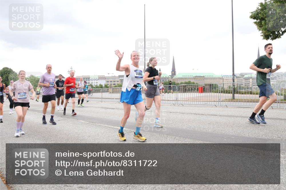 29.06.2025 - hella hamburg halbmarathon Lena Gebhardt http://msf.ph/oto/8311722 29.06.2025 10:56:32 Lombardsbrücke 18247, 3766, 2915, 5580, 146, 1047, 1113, 1738, 1909, 2095, 2143, 2307, 2887, 2915, 2991, 3257, 3418, 3438, 3516, 3517, 3520, 3614, 3675, 3676, 3953, 3987, 4083, 4094, 4118, 4354, 4773, 4836, 5237, 5438, 5580, 5693, 5757, 5911, 5944, 6348, 6349, 6690, 6968, 7025, 7028, 7090, 7307, 7381, 7711, 8005, 8108, 8150, 8305, 8517, 8606, 8766, 8939, 8943, 9172, 9210, 9383, 9435, 9606, 9910, 9948, 9953, 10555, 10569, 10571, 10740, 10784, 10987 meine-sportfotos.de