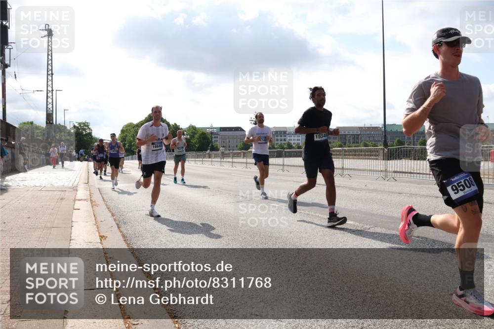 29.06.2025 - hella hamburg halbmarathon Lena Gebhardt http://msf.ph/oto/8311768 29.06.2025 09:47:11 Lombardsbrücke 16645, 4740, 15348, 9508, 1002, 1053, 1396, 1407, 1411, 1577, 1910, 1959, 2121, 2228, 2563, 2774, 2836, 3005, 3783, 3790, 3935, 4246, 4740, 5193, 5660, 5961, 6032, 6305, 6473, 6915, 7080, 7466, 7622, 7831, 7867, 7972, 8323, 8366, 9171, 9376, 9508, 9519, 10477, 10771, 10927, 11055, 11370, 11806, 11898, 12137, 12204, 12899, 13148, 13199, 13493, 13494, 13729, 13771, 13972, 13991, 14069, 14385, 14459 meine-sportfotos.de