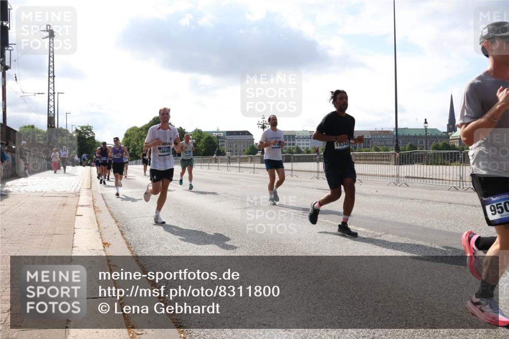 29.06.2025 - hella hamburg halbmarathon Lena Gebhardt http://msf.ph/oto/8311800 29.06.2025 09:47:11 Lombardsbrücke 1397, 16645, 6473, 40, 15348, 950, 1002, 1053, 1396, 1407, 1411, 1577, 1910, 1959, 2121, 2228, 2563, 2774, 2836, 3005, 3783, 3790, 3935, 4246, 4740, 5193, 5660, 5961, 6032, 6305, 6473, 6915, 7080, 7466, 7622, 7831, 7867, 7972, 8323, 8366, 9171, 9376, 9508, 9519, 10477, 10771, 10927, 11055, 11370, 11806, 11898, 12137, 12204, 12899, 13148, 13199, 13493, 13494, 13729, 13771, 13972, 13991, 14069, 14385, 14459 meine-sportfotos.de