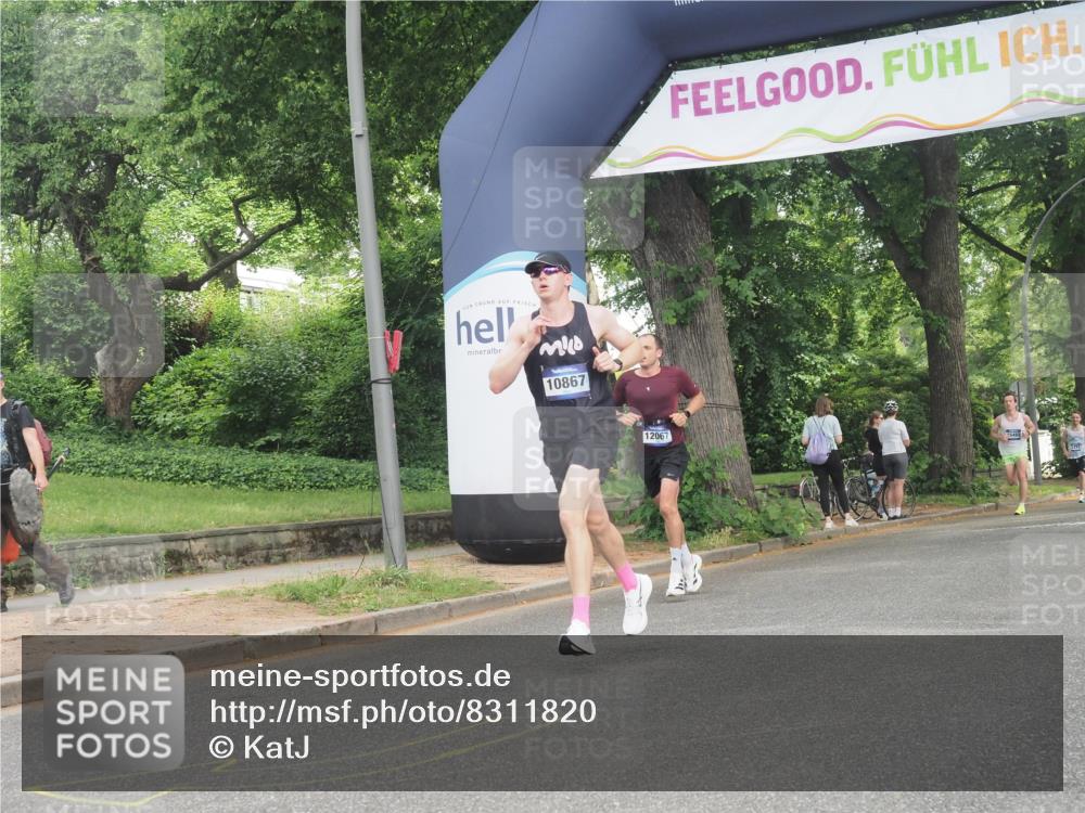 29.06.2025 - hella hamburg halbmarathon KatJ http://msf.ph/oto/8311820 29.06.2025 10:15:23 Zwischen KM18-KM19  meine-sportfotos.de
