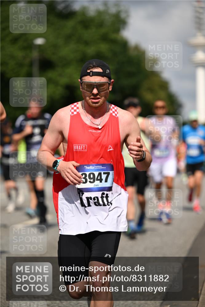 29.06.2025 - hella hamburg halbmarathon Dr. Thomas Lammeyer http://msf.ph/oto/8311882 29.06.2025 09:54:52 Kennedybrücke 1136, 1256, 1912, 1941, 1962, 2579, 2972, 3523, 3700, 3947, 4759, 4843, 4854, 4865, 4888, 4889, 5087, 5275, 5375, 5410, 6593, 6721, 6901, 7116, 7284, 7378, 7635, 7693, 8319, 9262, 9313, 9371, 9380, 9755, 9833, 9885, 10193, 10415, 10469 meine-sportfotos.de
