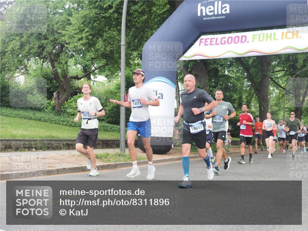 29.06.2025 - hella hamburg halbmarathon KatJ http://msf.ph/oto/8311896 29.06.2025 10:44:48 Zwischen KM18-KM19 1611, 2236, 6595, 7082 meine-sportfotos.de