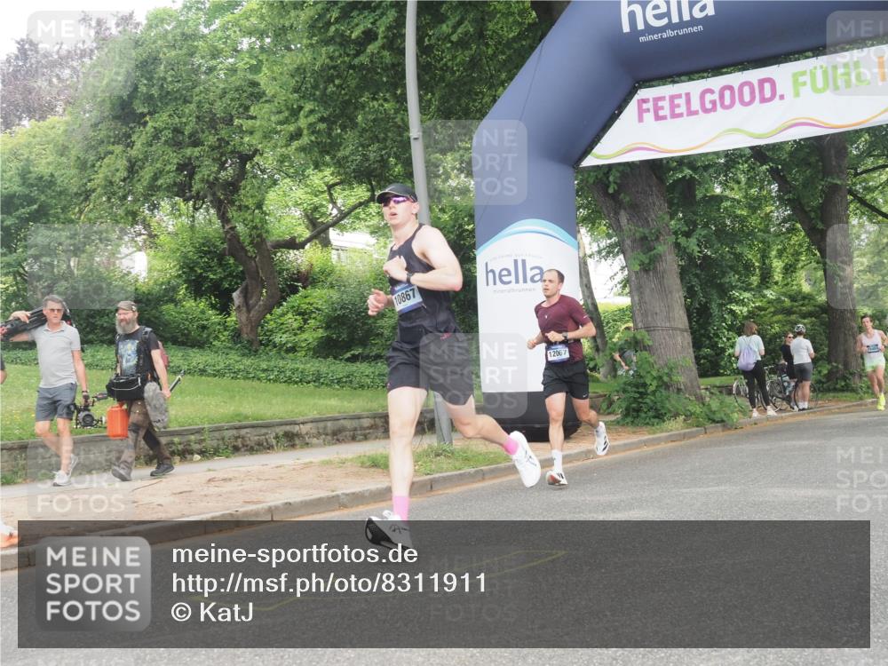 29.06.2025 - hella hamburg halbmarathon KatJ http://msf.ph/oto/8311911 29.06.2025 10:15:24 Zwischen KM18-KM19  meine-sportfotos.de